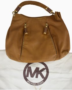 Bolsa Michael Kors Hobo Twist Caramelo