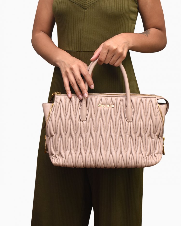 miu miu matelasse bolsa