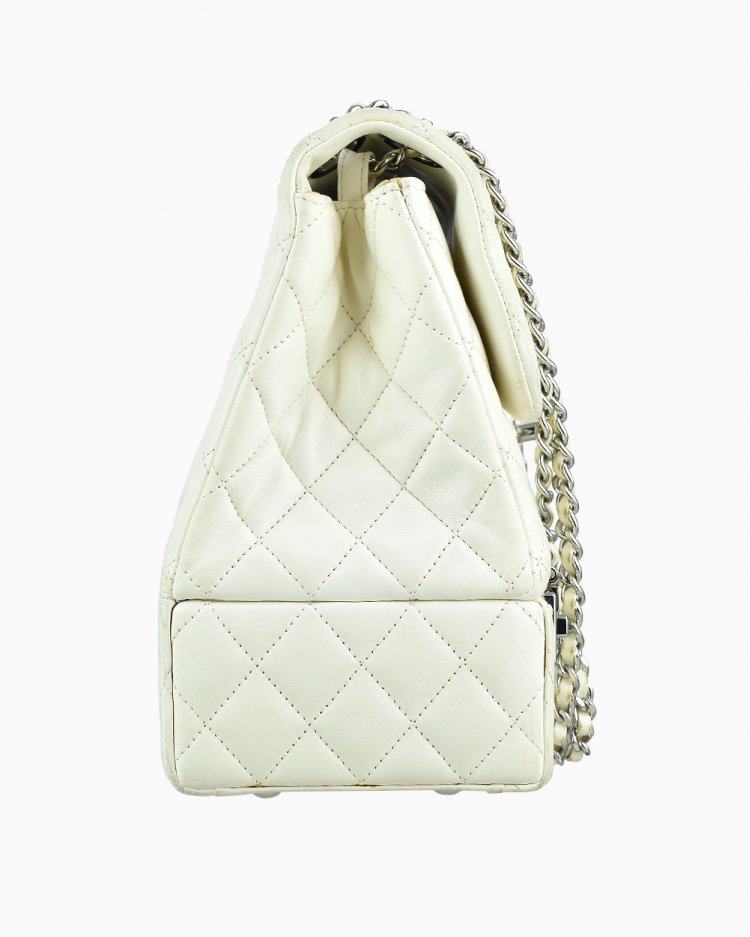chanel triangle bolsa