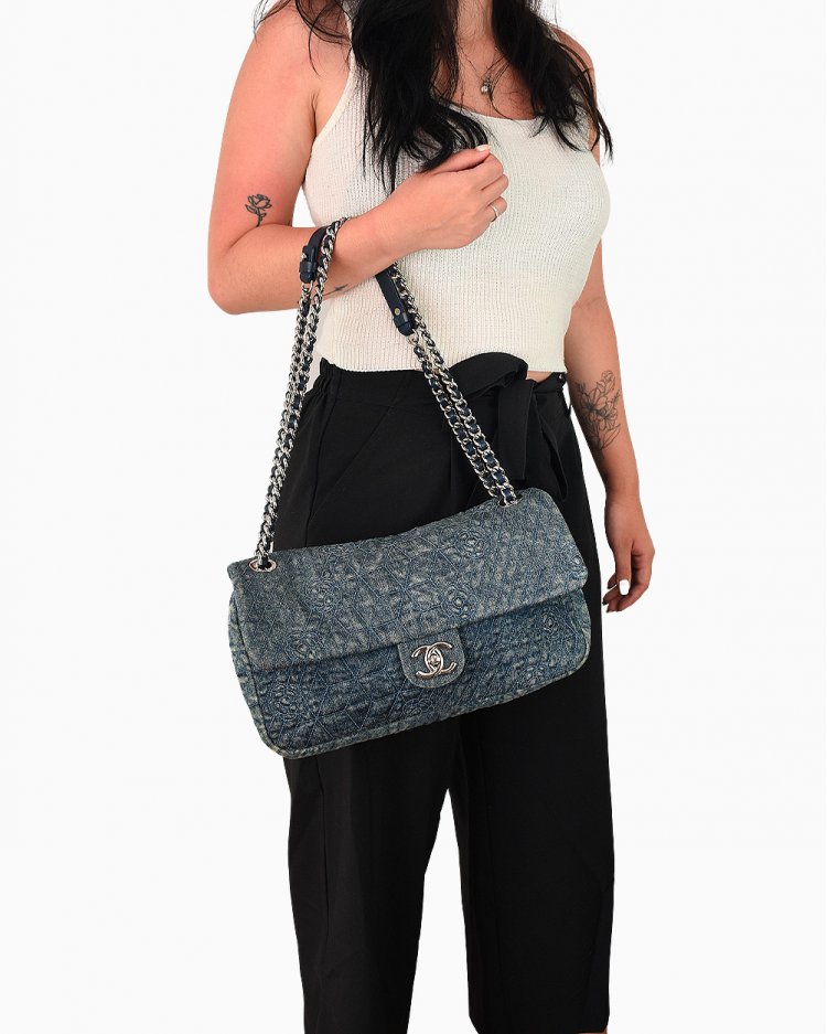 chanel black denim bolsa
