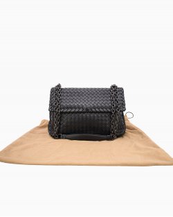 Bolsa Bottega Veneta Olimpia Intrecciato preto