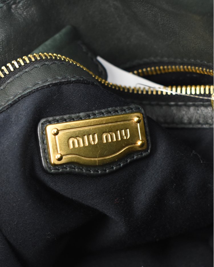 miu_k0119 Porta Cartão Miu Miu Madras Card Holder Preto Original – Gringa