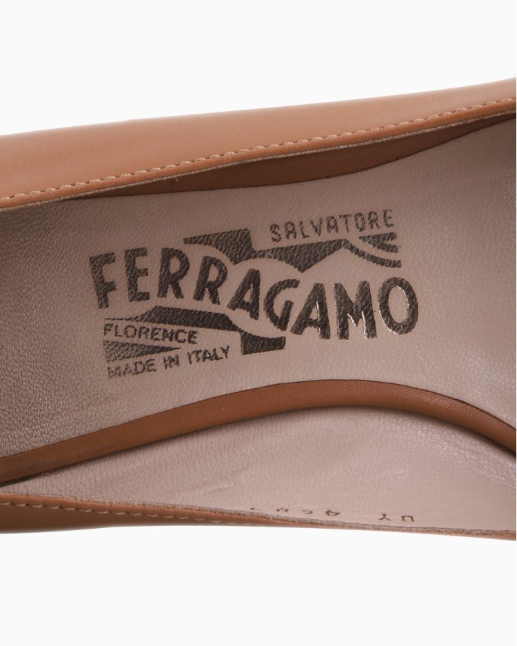 Sapato Salvatore Ferragamo Original Logo Caramelo Feminino