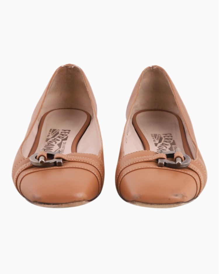 Sapato Salvatore Ferragamo Original Logo Caramelo Feminino