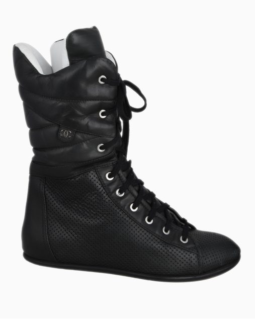 Bota Chanel Original Boxer Perforated Leather Preta Feminina