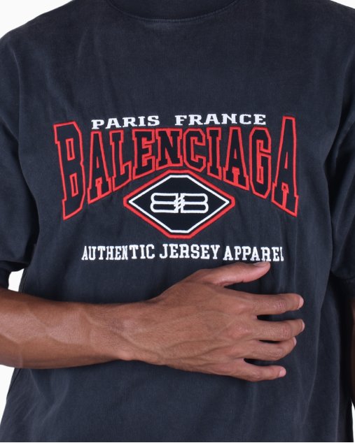 camiseta balenciaga