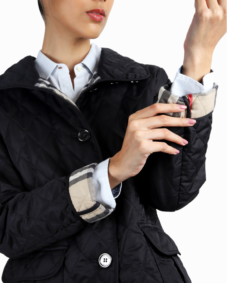 Burberry 黒 ジッパージャケット レディース　L M-45 Burberry(バーバリー) アウター(レディース) - ブランド通販のBUYMA
