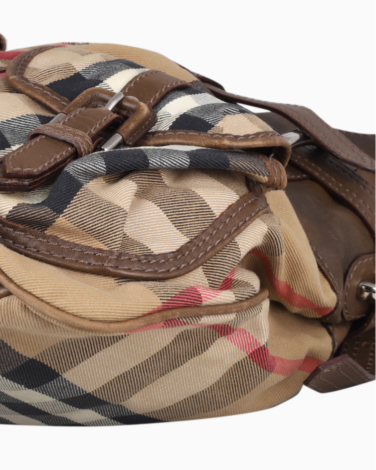 Burberryバッグ Bolsa Tote Burberry Spikes Preta - ACXT3 Original | Etiqueta Única
