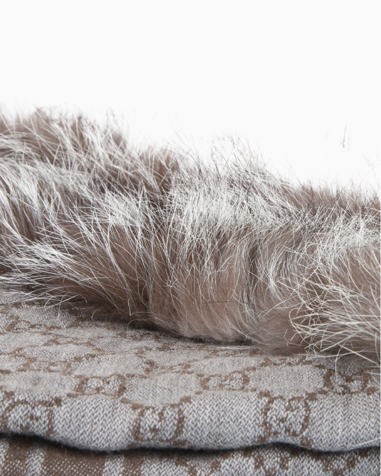 Xale Gucci Original Fox Fur GG Cinza Feminino
