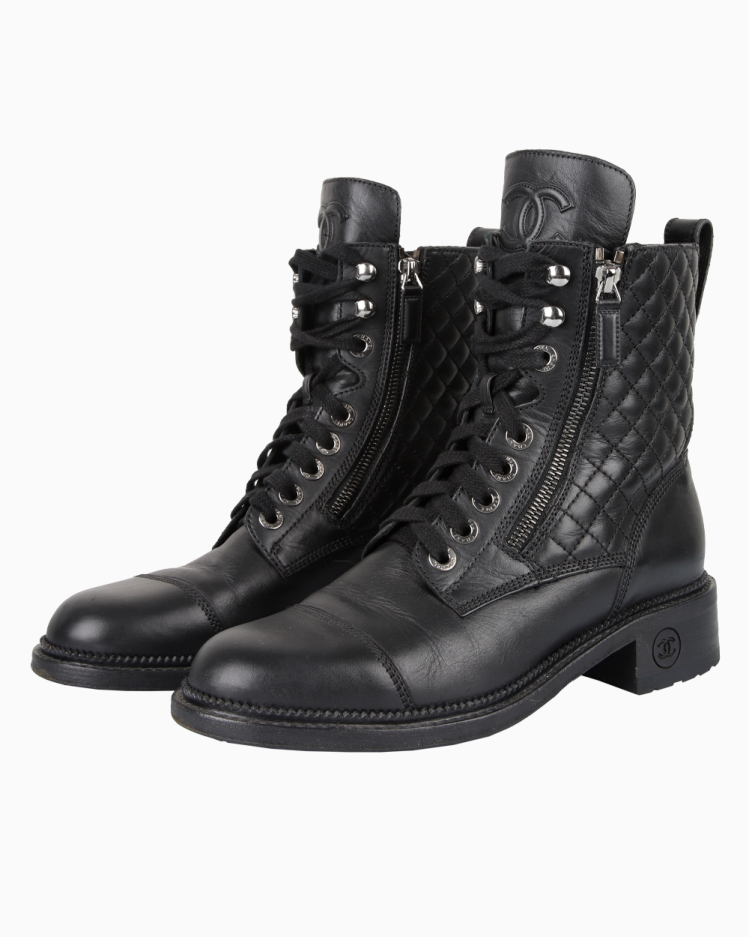 Coturno Chanel Lambskin Interlocking CC Combat Preto Feminino