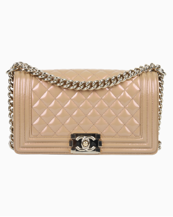 Bolsa Chanel Boy Média Verniz Furta-Cor Bege