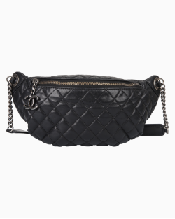 Pochete Chanel Banane Lambskin Preta