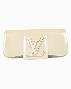 Clutch Louis Vuitton SoBe Envernizada Dourada