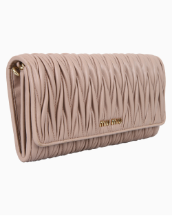 Bolsa Miu Miu Wallet On Chain Matelassê Nude