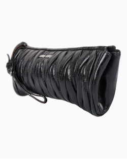 Clutch Miu Miu Nappa Matelasse Wristlet Preta