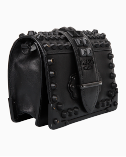 Bolsa Prada Cahier Studded Saffiano Preta