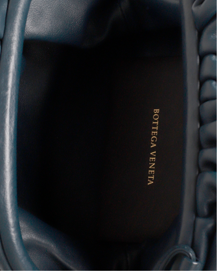 Bolsa Bottega Veneta Mini Pouch Azul Marinho
