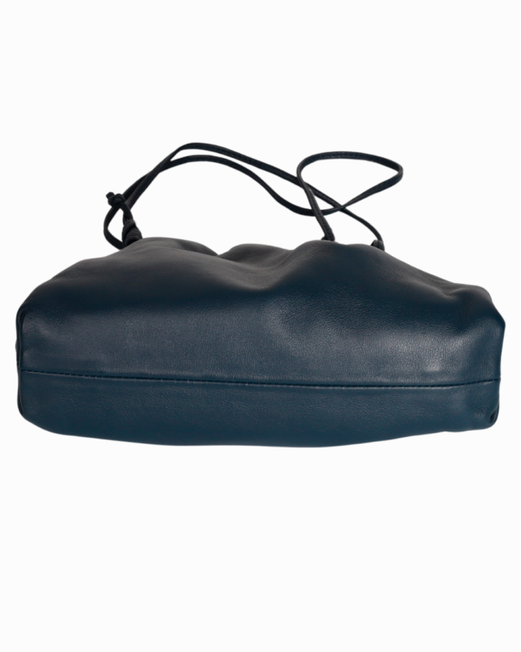 Bolsa Bottega Veneta Mini Pouch Azul Marinho