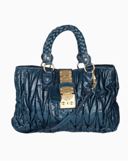 Bolsa Miu Miu Matelassê Azul Turquesa