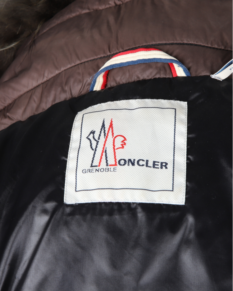 Jaqueta Moncler Matelassê em Pelos Marrom
