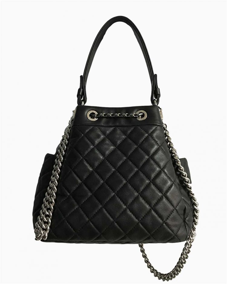 black chanel bucket bolsa