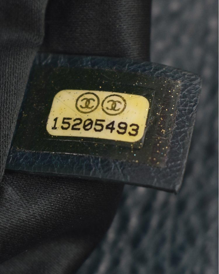 hologram in chanel bolsas