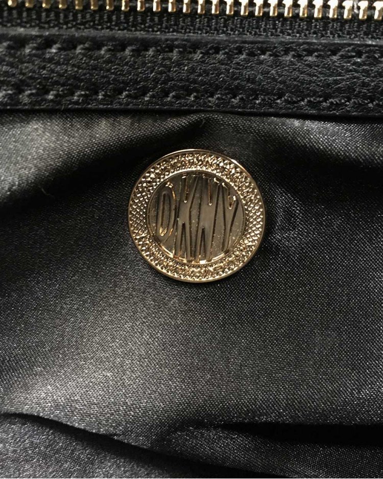 dkny black grained shoulder bolsa